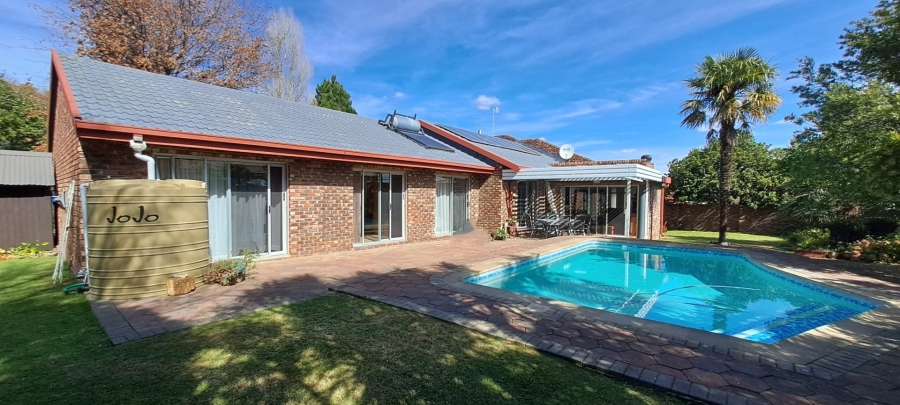 4 Bedroom Property for Sale in La Provance Free State